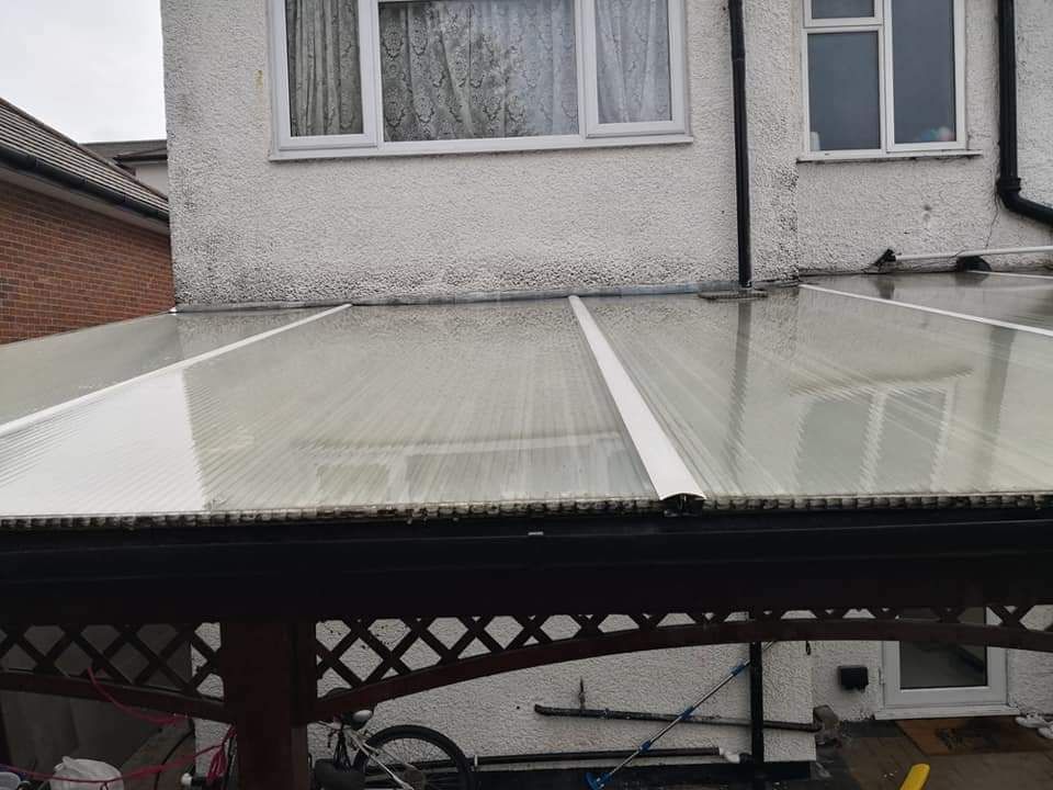 Gutter Cleaned in Ashtead by Prestige Bin Cleaning