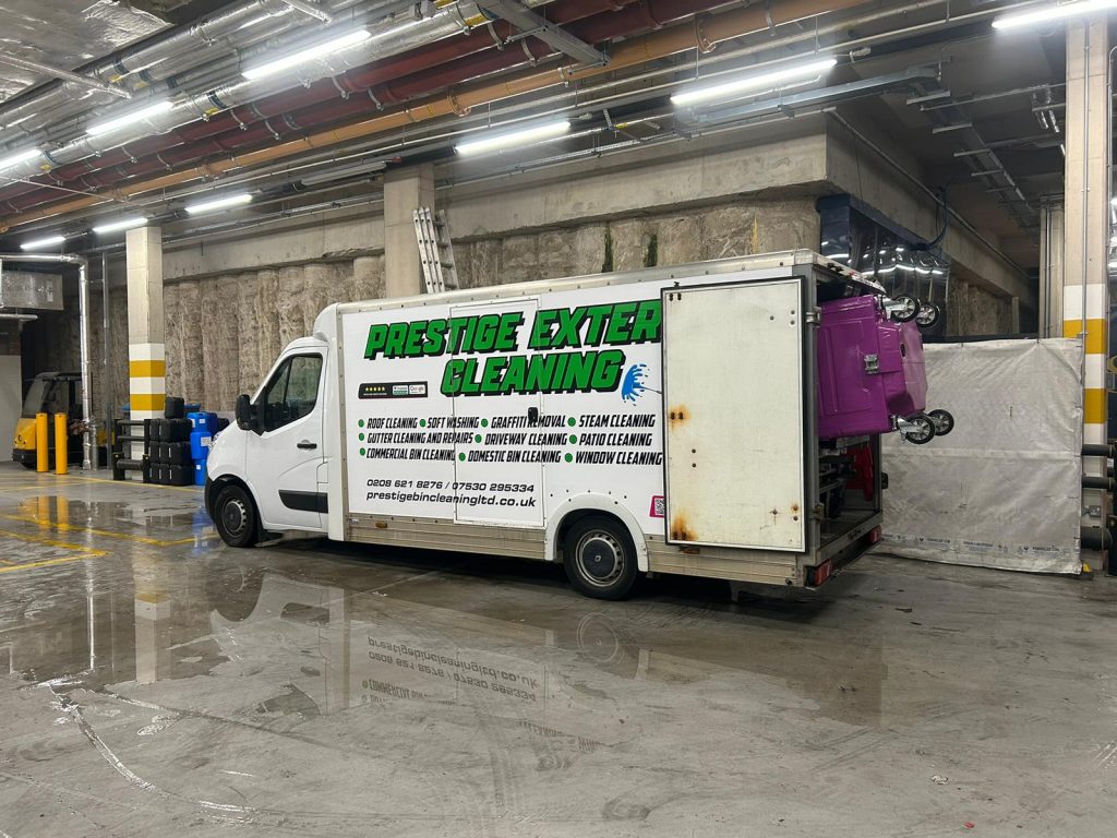 Commercial Bin Cleaning Vehicle in Watford