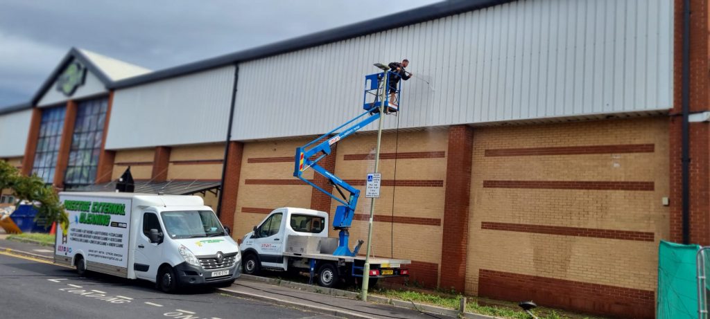 big cladding cleaning job at flip out London