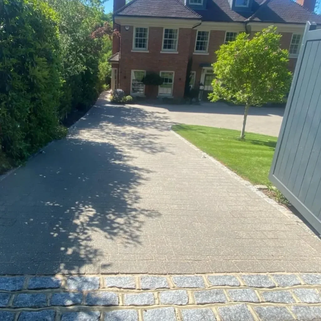 Driveway Cleaning Guildford After