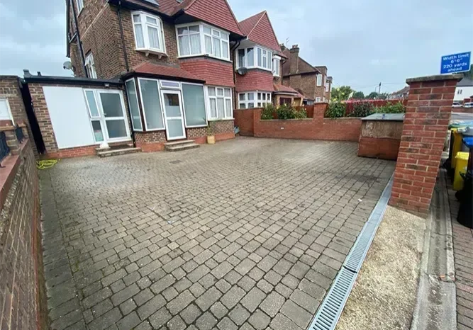 Driveway Cleaning In Guildford